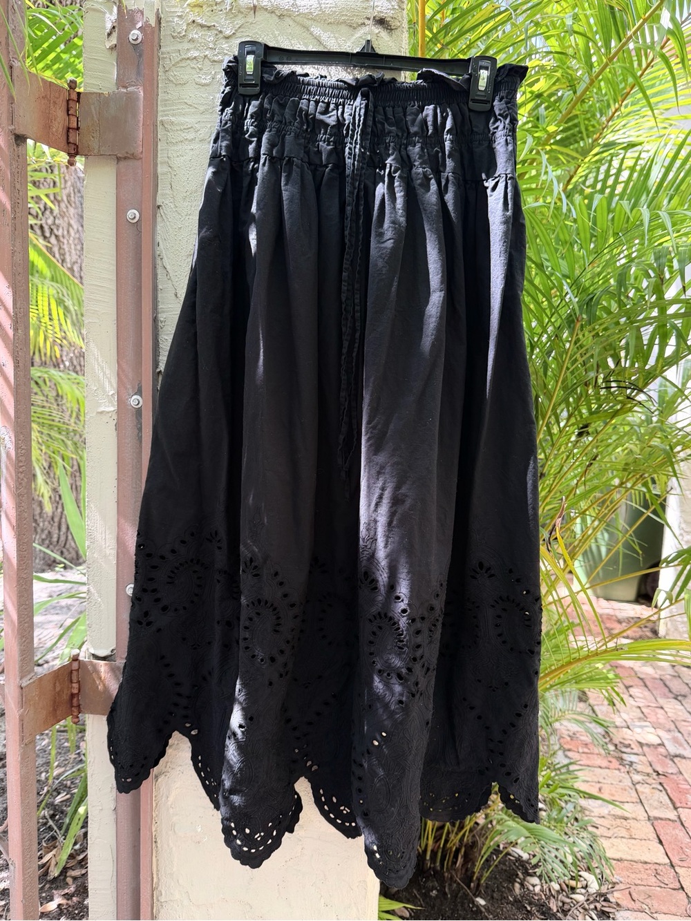 MOON RIVER - EYELET MIDI SKIRT